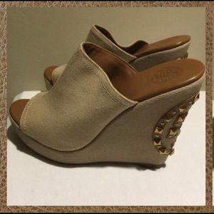 Tory Burch tan embellished wedges 7.5/8